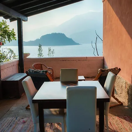 Dom wakacyjny Varenna Wonders By Quokka 360 - Lakeside With Breathtaking View