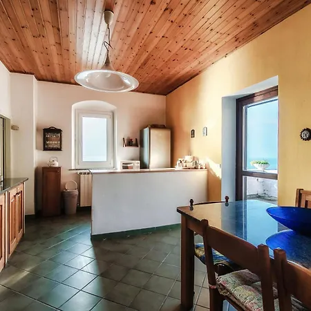 Дом отдыха Varenna Wonders By Quokka 360 - Lakeside With Breathtaking View