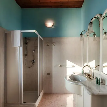 Дом отдыха Varenna Wonders By Quokka 360 - Lakeside With Breathtaking View